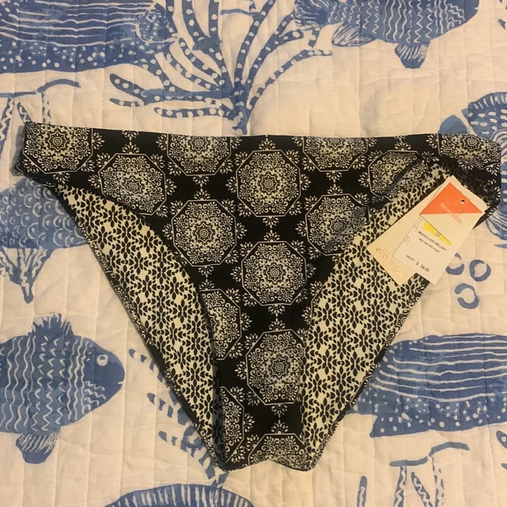 Ella Moss Medallion Melody Reversible Bottom - Picture 10 of 10